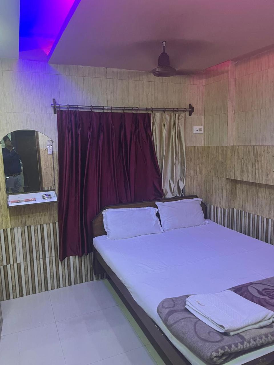 Lodge Babul Calcutta Buitenkant foto