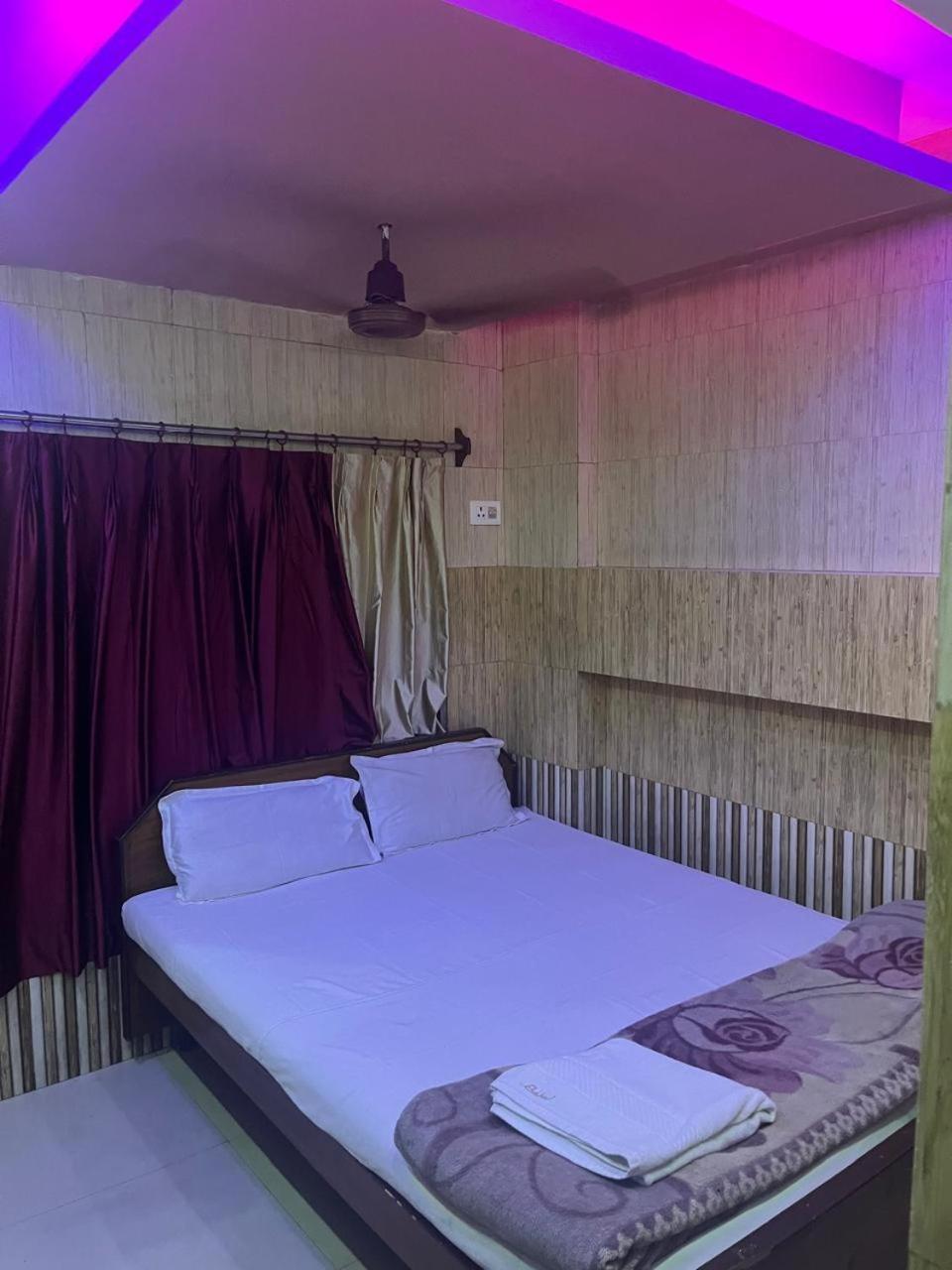 Lodge Babul Calcutta Buitenkant foto