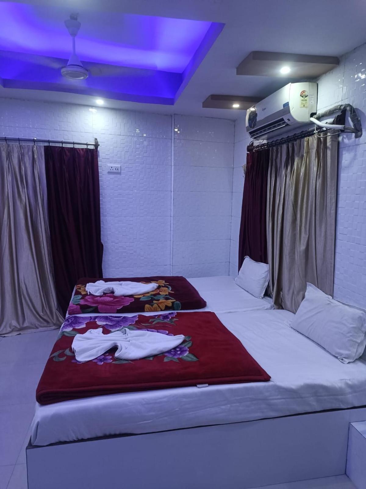 Lodge Babul Calcutta Buitenkant foto